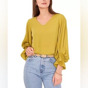 ❣️SALE❣️ Vince Camuto Long Green V-neck Blouse | Ruffled Cuff Sleeves | Medium